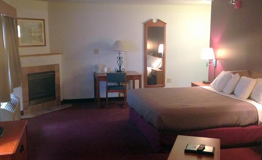 Americinn By Wyndham Stuart Eksteriør bilde