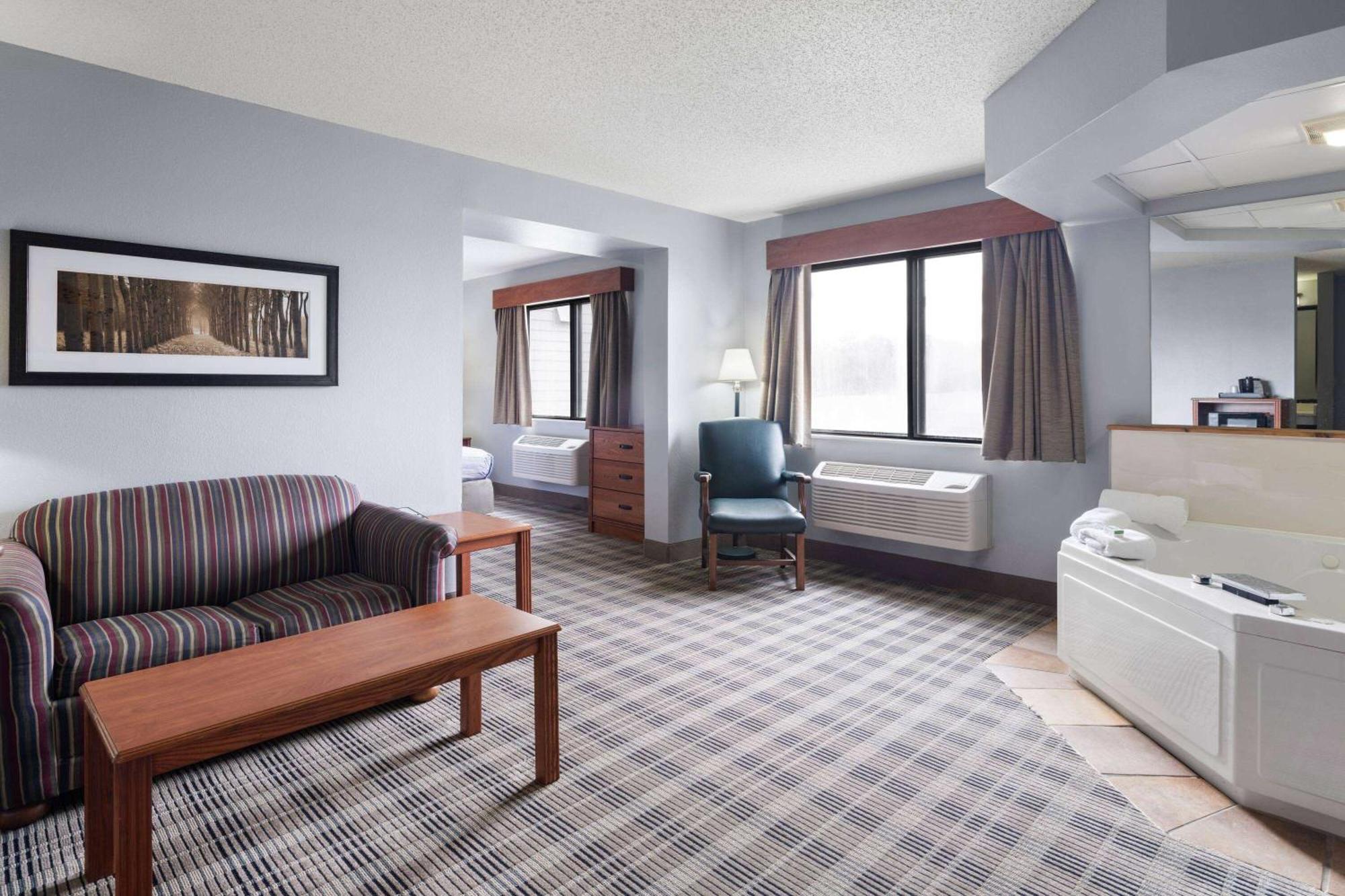 Americinn By Wyndham Stuart Eksteriør bilde